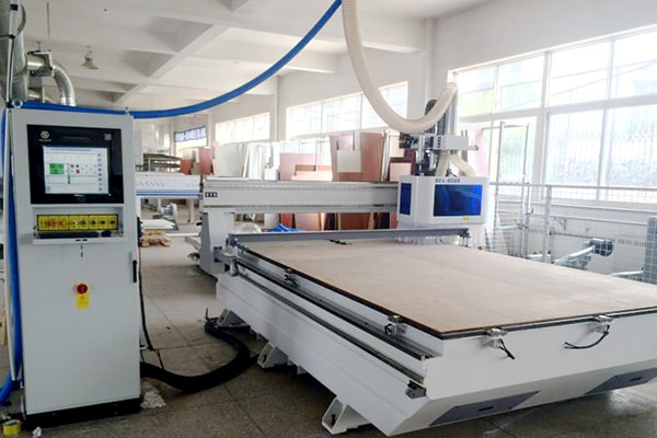 SKL數(shù)控板材加工中心